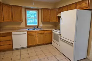 10024 Cummins Ln, Deerfield, OH 44411 - Photo 16