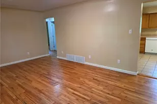 10024 Cummins Ln, Deerfield, OH 44411 - Photo 6