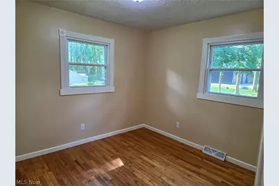 10024 Cummins Lane, Deerfield, OH 44411 - Photo 12