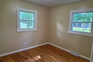 10024 Cummins Ln, Deerfield, OH 44411 - Photo 12
