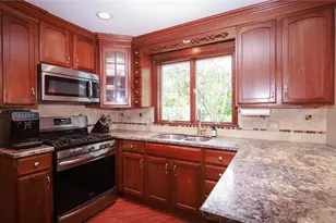 539 Hickory Hollow Dr, Canfield, OH 44406 - Photo 8