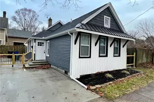 2218 W 30th St, Loveland, OH 44113 - Photo 2