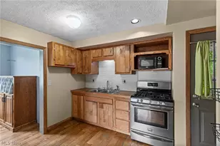 26 Elm St, Bridgeport, OH 43912 - Photo 2