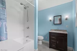 26 Elm St, Bridgeport, OH 43912 - Photo 6