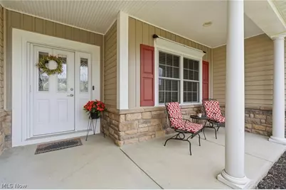 34779 Legends Way, Grafton, OH 44044 - Photo 2