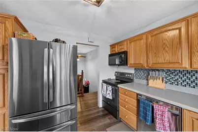 335 Bayshore Drive, Eastlake, OH 44095 - Photo 6