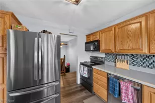 335 Bayshore Dr, Eastlake, OH 44095 - Photo 6