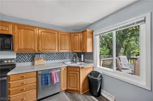 335 Bayshore Dr, Eastlake, OH 44095 - Photo 8