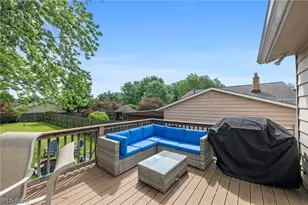 335 Bayshore Dr, Eastlake, OH 44095 - Photo 24