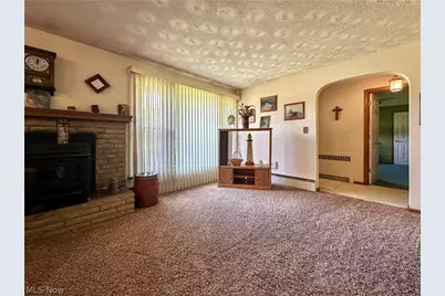 2308 Bears Den Road, Youngstown, OH 44511 - Photo 4