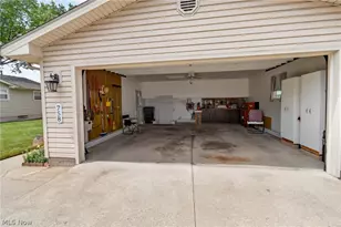 758 Abbe Rd N, Elyria, OH 44035 - Photo 32