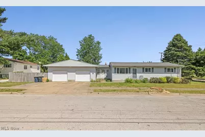 611 Herbert Road, Akron, OH 44312 - Photo 2