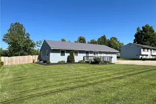 4686 Knickerbocker Cir, Ashtabula, OH 44004 - Photo 2