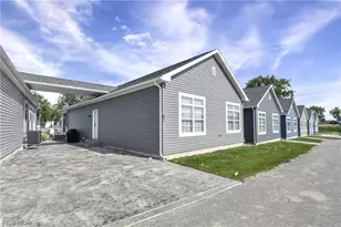 10850 E Bayshore Rd, Marblehead, OH 43440 - Photo 8