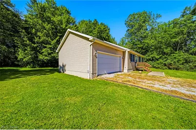 1682 Sugar Creek Creek, Rock Creek, OH 44084 - Photo 4