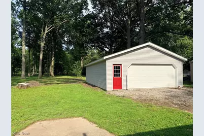 10519 Dewhurst Road, Elyria, OH 44035 - Photo 2