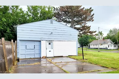 1059 W 14th Street, Lorain, OH 44052 - Photo 4
