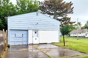 1059 W 14th St, Lorain, OH 44052 - Photo 4