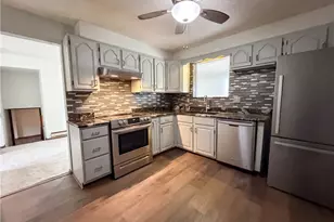 1015 Kingsway Dr, Lorain, OH 44052 - Photo 2