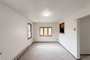 1015 Kingsway Dr, Lorain, OH 44052 - Photo 10