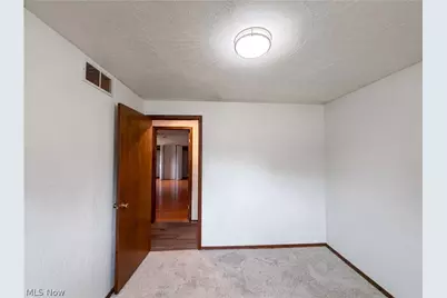 1015 Kingsway Drive, Lorain, OH 44052 - Photo 14