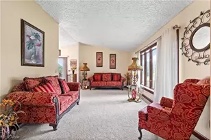 960 Karla Dr, Green, OH 44216 - Photo 8