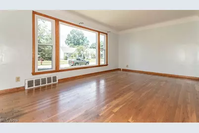 721 Pendley Road, Willowick, OH 44095 - Photo 6
