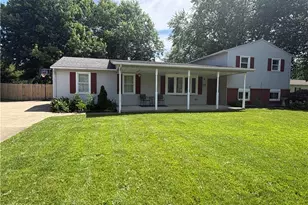 110 Habant Dr, Amherst, OH 44001 - Photo 2
