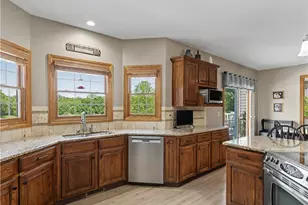 623 W Steels Corners Rd, Cuyahoga Falls, OH 44223 - Photo 6