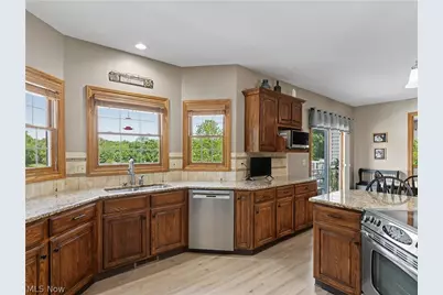 623 W Steels Corners Road, Cuyahoga Falls, OH 44223 - Photo 6