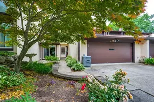 3388 S Smith Rd, Fairlawn, OH 44333 - Photo 2