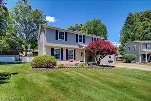 1495 Fredrickburg Dr, Youngstown, OH 44512 - Photo 2