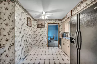 295 Hillsdale Circle, Wadsworth, OH 44281 - Photo 4