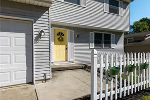 1055 Gentry Dr, Medina, OH 44256 - Photo 2