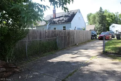 2580 E 37th Street, Lorain, OH 44055 - Photo 4