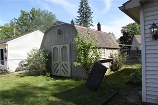 2580 E 37th St, Lorain, OH 44055 - Photo 6