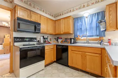 6246 Marelis Avenue NE, Canton, OH 44721 - Photo 10