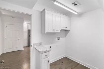 13113 Cleveland Avenue NW, Uniontown, OH 44685 - Photo 12