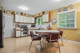 553 N Briarcliff Dr, Canfield, OH 44406 - Photo 8