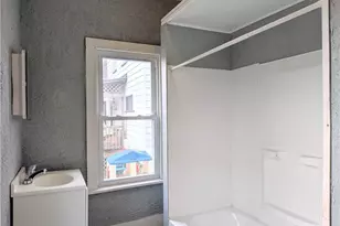 864 10th St NE, Massillon, OH 44646 - Photo 8