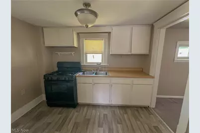 1275 Sawyer Avenue, Akron, OH 44310 - Photo 10