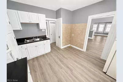 908 Work Drive, Akron, OH 44320 - Photo 4