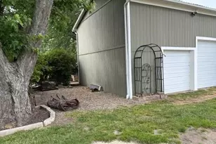 8385 Paris Ave, Louisville, OH 44641 - Photo 22