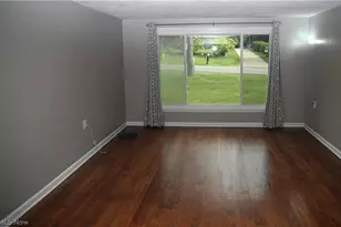 1087 Krumroy Rd, Akron, OH 44306 - Photo 2
