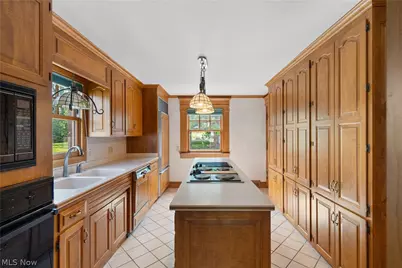 13113 Cleveland Avenue NW, Uniontown, OH 44685 - Photo 32