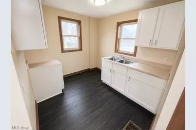 959 Cole Avenue, Akron, OH 44306 - Photo 2