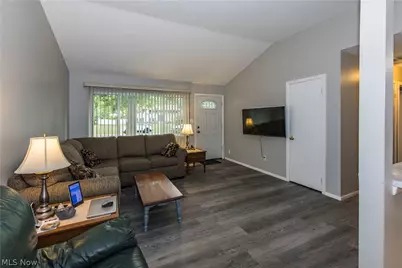 69 N Oakmont Drive, Northfield, OH 44067 - Photo 6