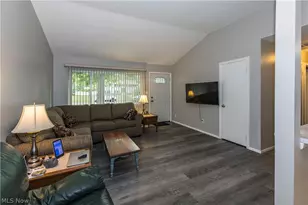 69 N Oakmont Dr, Northfield, OH 44067 - Photo 6