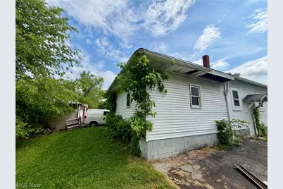 828 Miami Street, Youngstown, OH 44505 - Photo 2