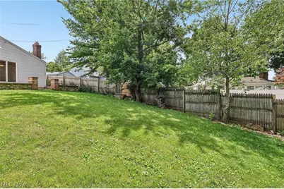 1666 Thornapple Avenue, Akron, OH 44301 - Photo 16